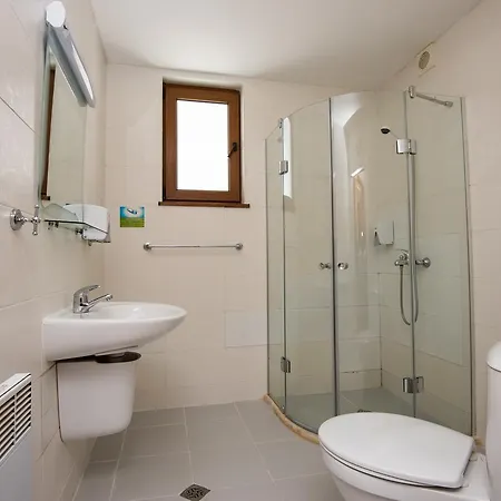Forest Nook Villa *