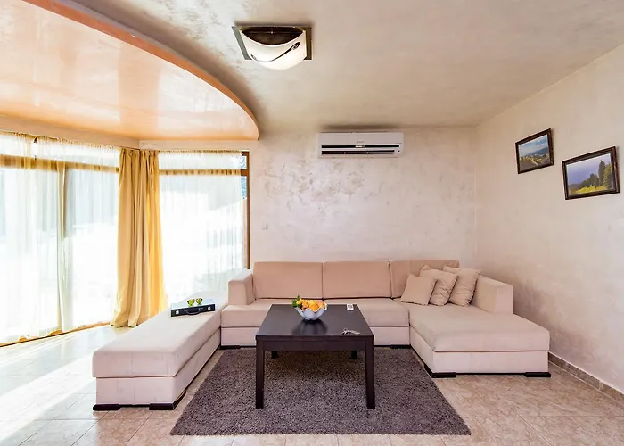 Forest Nook Villas *